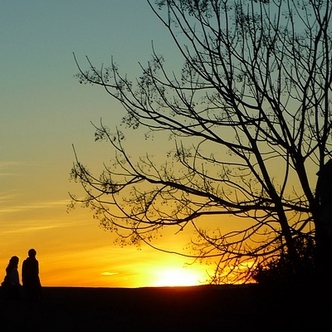 How modern life affects relationships - Sunset