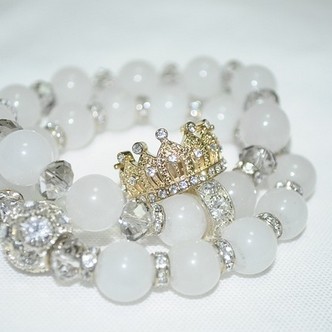 Bracelet with crown motif