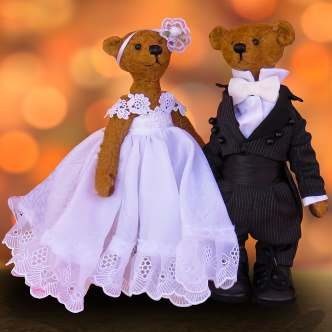 Teddy bears getting married